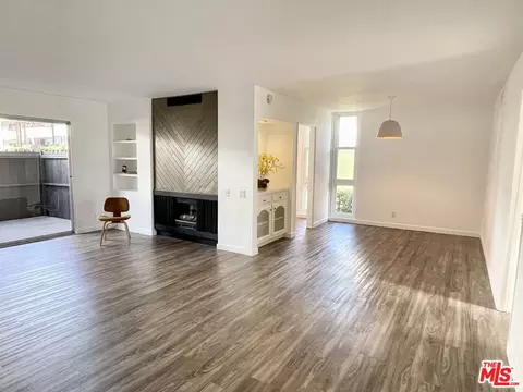 31570 Agoura Rd #1, Westlake Village, CA 91361