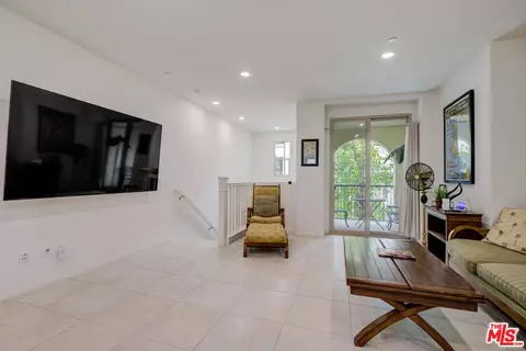 Living - 107 Neptune, Irvine, CA 92618 photo 2 of 2