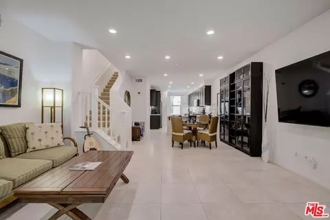 Dining - 107 Neptune, Irvine, CA 92618 photo 3 of 4