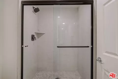 Bath - 107 Neptune, Irvine, CA 92618 photo 4 of 6