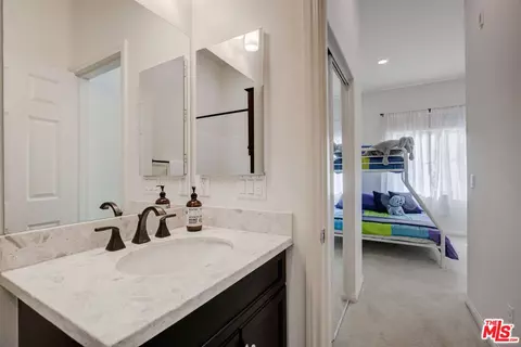 Bath - 107 Neptune, Irvine, CA 92618 photo 6 of 6