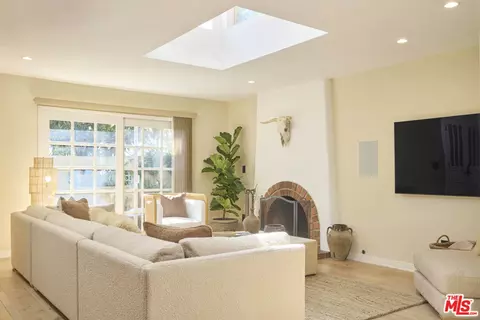3000 Stoner Ave, Los Angeles, CA 90066