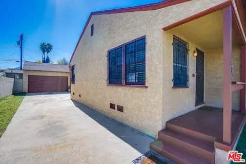 Exterior - 1034 E 150th St, Compton, CA 90220 photo 4 of 9