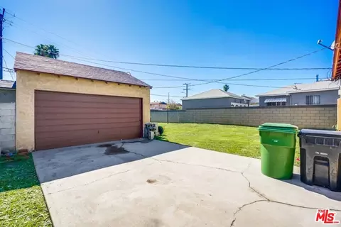 Exterior - 1034 E 150th St, Compton, CA 90220 photo 5 of 9