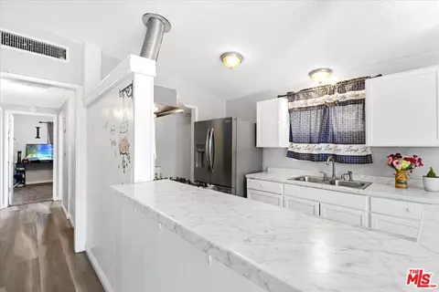 Kitchen - 25415 Cheryle St, Barstow, CA 92311 photo 2 of 2