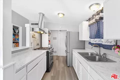 Kitchen - 25415 Cheryle St, Barstow, CA 92311 photo 1 of 2
