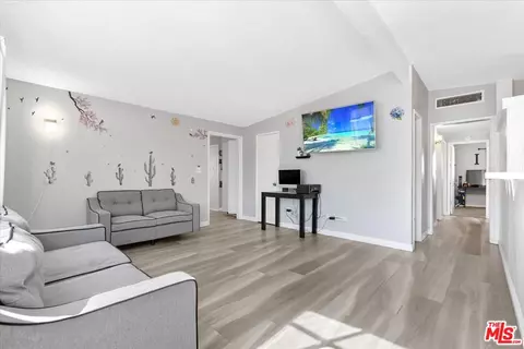 Living - 25415 Cheryle St, Barstow, CA 92311 photo 2 of 3