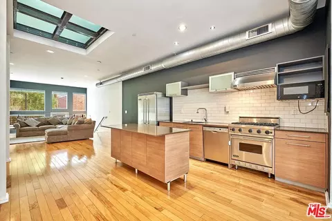 4151 Redwood Ave #408, Los Angeles, CA 90066