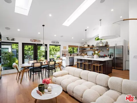 4701 Nagle Ave, Sherman Oaks, CA 91423