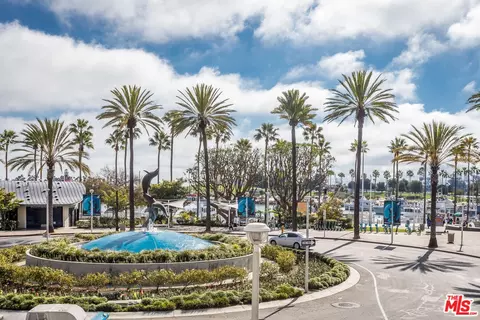 View/Area - 385 Walnut Ave, Long Beach, CA 90802 photo 8 of 9