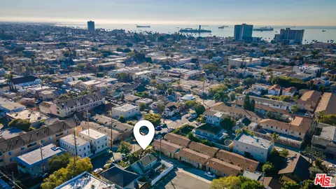 View/Area - 385 Walnut Ave, Long Beach, CA 90802 photo 2 of 9