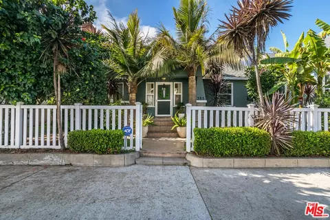 View/Area - 385 Walnut Ave, Long Beach, CA 90802 photo 1 of 9
