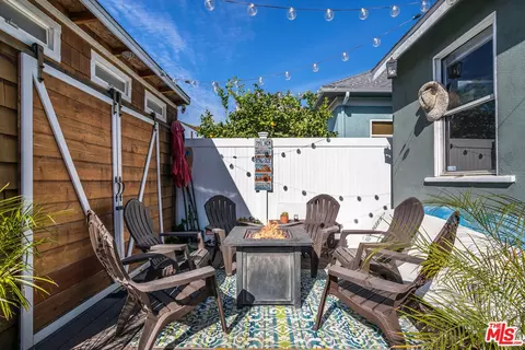 Exterior - 385 Walnut Ave, Long Beach, CA 90802 photo 6 of 13