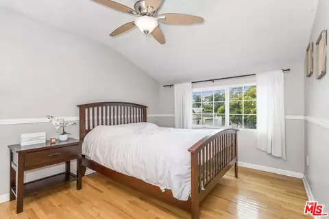 Bedroom - 385 Walnut Ave, Long Beach, CA 90802 photo 1 of 4