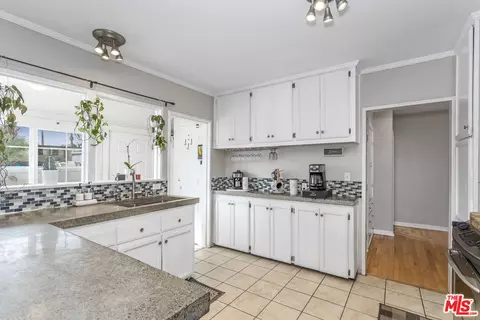 Kitchen - 385 Walnut Ave, Long Beach, CA 90802 photo 1 of 3