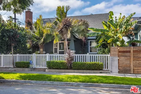 Exterior - 385 Walnut Ave, Long Beach, CA 90802 photo 13 of 13