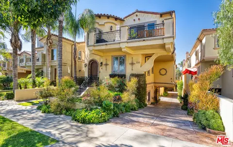 235 S Irena Ave #B, Redondo Beach, CA 90277