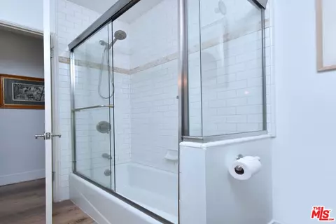 Bath - 11323 Valley Spring Ln, Studio City, CA 91602 photo 2 of 6