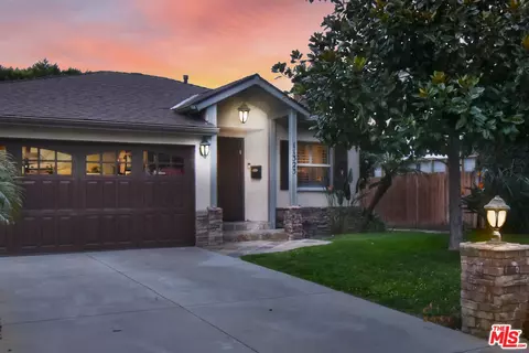 Exterior - 11323 Valley Spring Ln, Studio City, CA 91602 photo 2 of 16