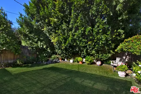 Exterior - 11323 Valley Spring Ln, Studio City, CA 91602 photo 14 of 16