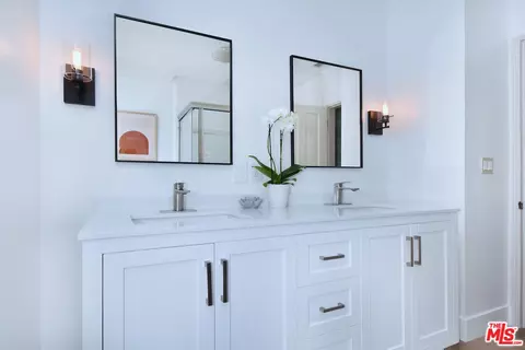 Bath - 11323 Valley Spring Ln, Studio City, CA 91602 photo 1 of 6