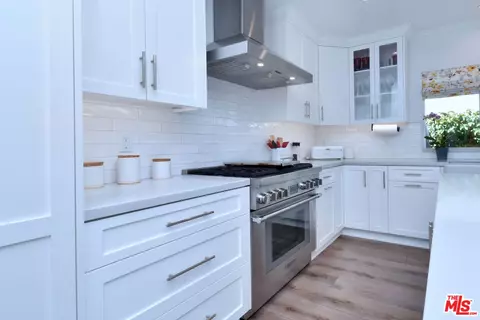 Kitchen - 11323 Valley Spring Ln, Studio City, CA 91602 photo 3 of 6