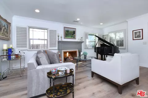 Living - 11323 Valley Spring Ln, Studio City, CA 91602 photo 2 of 10