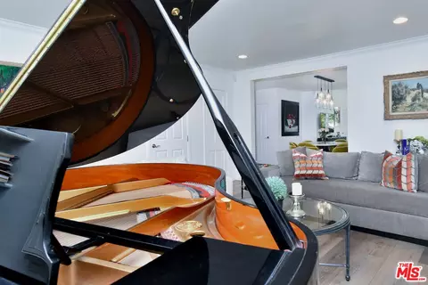 Living - 11323 Valley Spring Ln, Studio City, CA 91602 photo 6 of 10