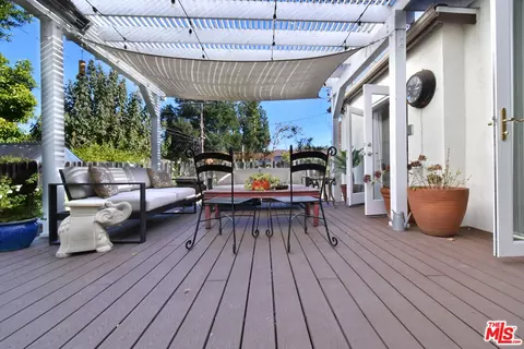 Exterior - 11323 Valley Spring Ln, Studio City, CA 91602 photo 8 of 16