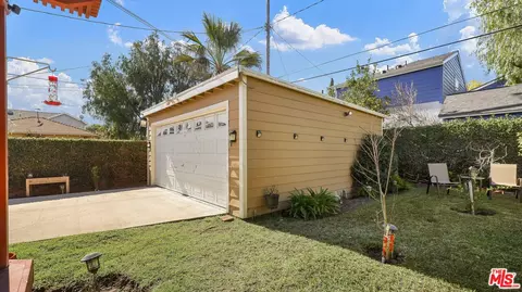 Exterior - 919 N Maple St, Burbank, CA 91505 photo 10 of 10