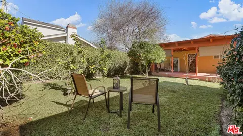 Exterior - 919 N Maple St, Burbank, CA 91505 photo 7 of 10