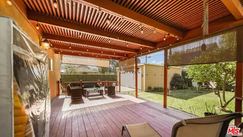 Exterior - 919 N Maple St, Burbank, CA 91505 photo 5 of 10