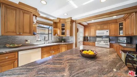 Kitchen - 919 N Maple St, Burbank, CA 91505 photo 1 of 3