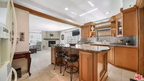 Kitchen - 919 N Maple St, Burbank, CA 91505 photo 3 of 3