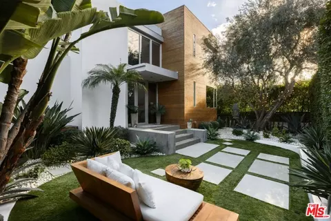 Exterior - 1126 Rose Ave, Venice, CA 90291 photo 8 of 8