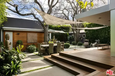 Exterior - 1126 Rose Ave, Venice, CA 90291 photo 4 of 8