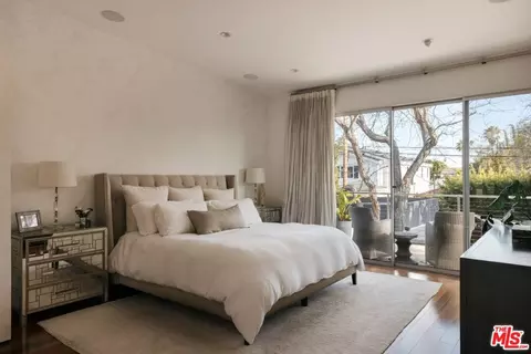 Bedroom - 1126 Rose Ave, Venice, CA 90291 photo 1 of 5