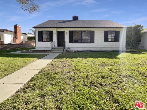 17202 Keswick St, Van Nuys, CA 91406