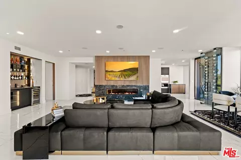 10430 Wilshire Blvd #503, Los Angeles, CA 90024