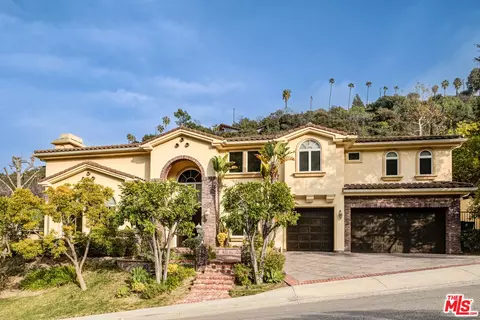 3692 Benedict Canyon Ln, Sherman Oaks, CA 91423