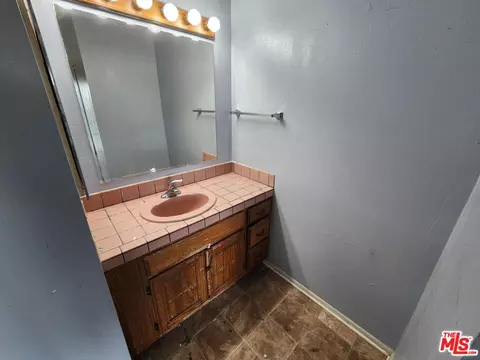 Bath - 1430 Junewood Way, Oxnard, CA 93030 photo 6 of 7