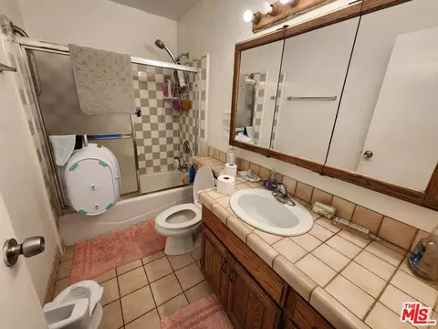 Bath - 1430 Junewood Way, Oxnard, CA 93030 photo 7 of 7