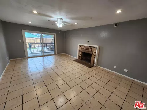 Living - 1430 Junewood Way, Oxnard, CA 93030 photo 1 of 2
