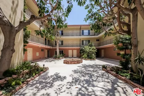 2002 4th St #212, Santa Monica, CA 90405