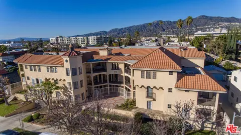 451 Hawthorne St, Glendale, CA 91204