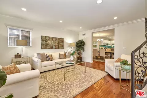 947 S Gramercy Dr, Los Angeles, CA 90019