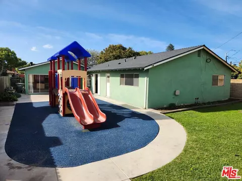 Exterior - 1431 Ivywood Dr, Oxnard, CA 93030 photo 3 of 5