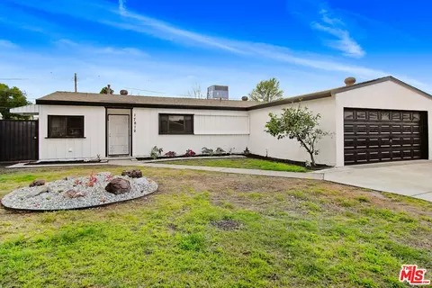 17812 Blythe St, Reseda, CA 91335