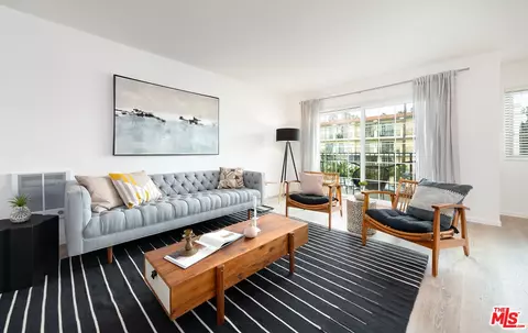 1014 4th St #4, Santa Monica, CA 90403