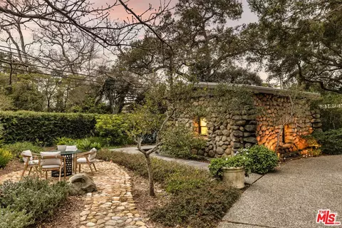 Exterior - 501 Hodges Ln, Montecito, CA 93108 photo 4 of 4